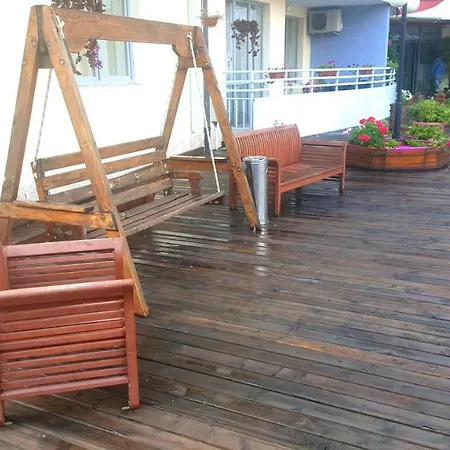 Plaza 1 Bedroom 63 M Апартамент
