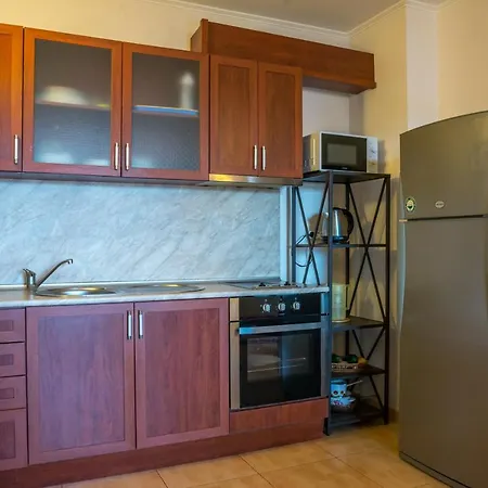 Апартамент Plaza 1 Bedroom 63 M
